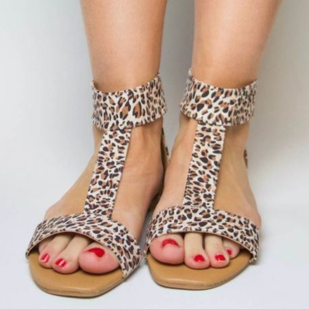 Leopard print flat gladiator sandals Qupid Hazy